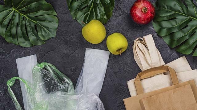 Причини переходу з поліетиленових пакетів на біорозкладні